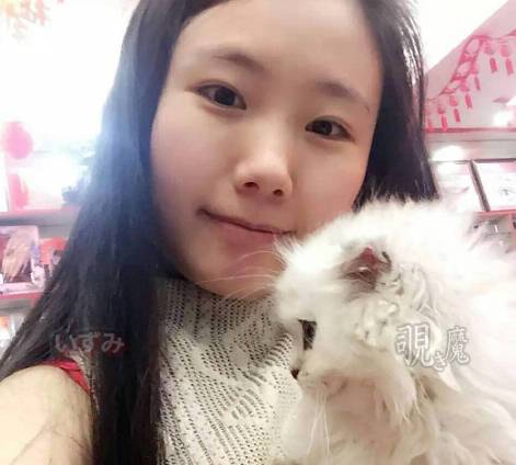 海角社区.约了好久才约出来的美乳小月迷晕后被轮奸