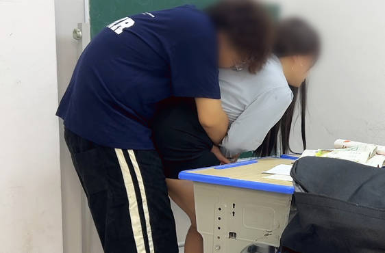 海角社区・补习乱伦门侄子持刀强奸补习老师