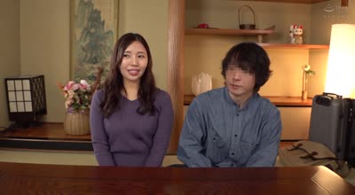 DVMM-102 一般男女モニタリングAV 家族旅行中の即席W不倫企画 巨乳妻が初対面のデカチン男性とタオル一枚で相席混浴！